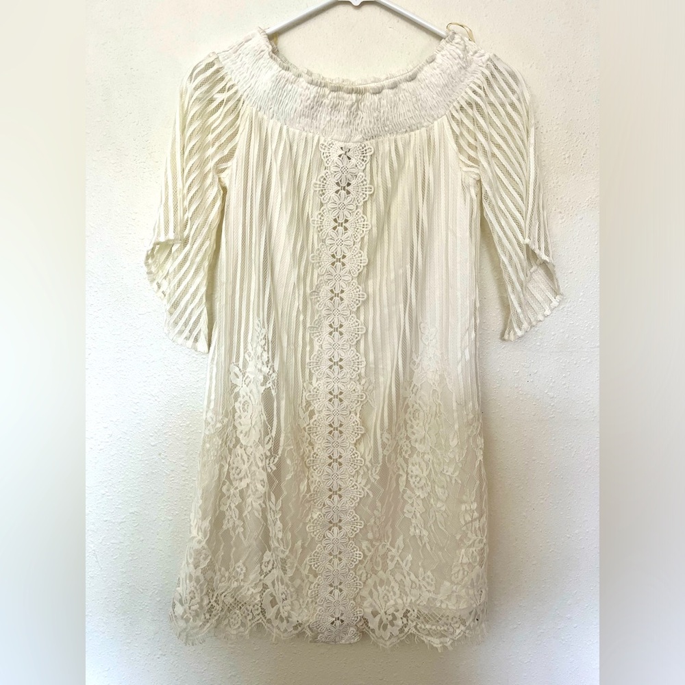 Women’s Dress Short Seize M Color Cream/White